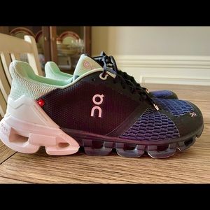 On Cloudflyer Road-Running Shoes - Women's